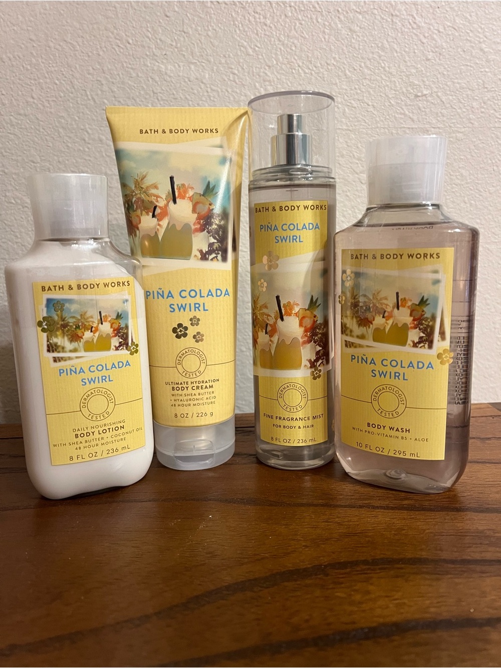 Bath & Body Works Piña Colada Swirl Body Care Set - Yellow